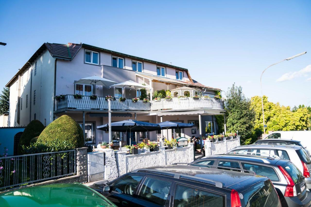 Pension&Restaurant La Amalia Bad Sauerbrunn Esterno foto
